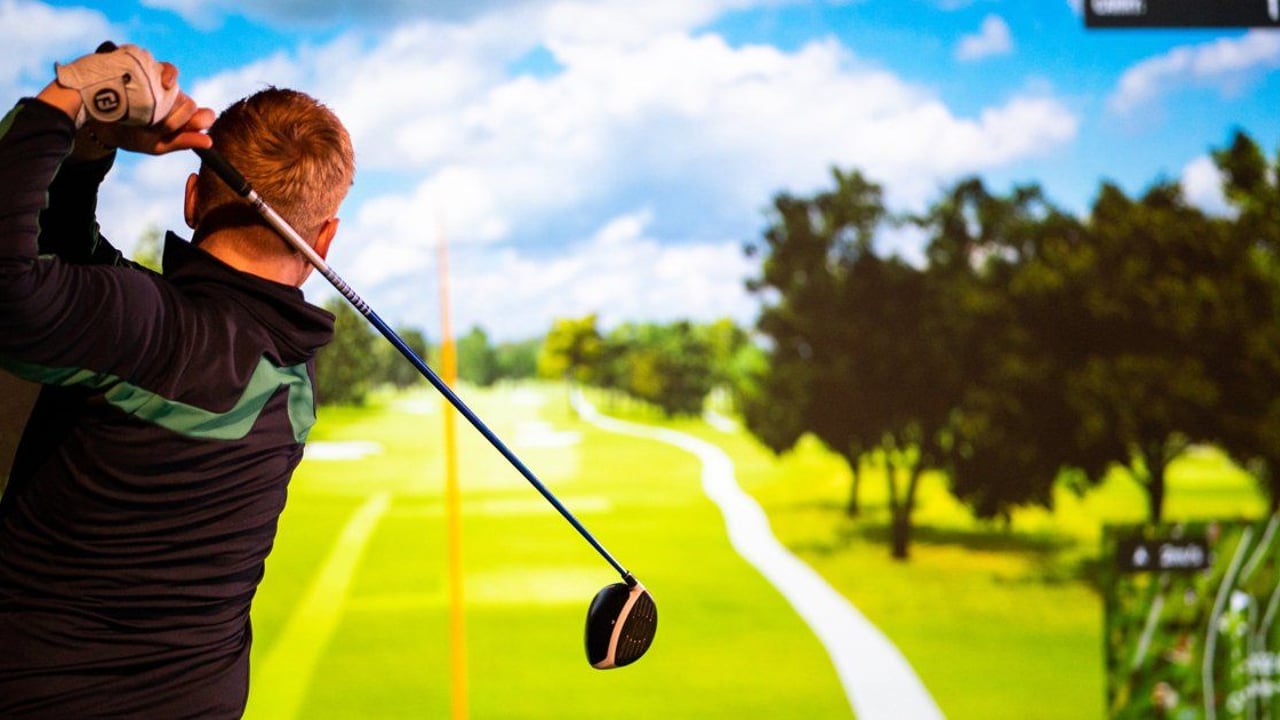 P&M salurinn Golfhöllinni