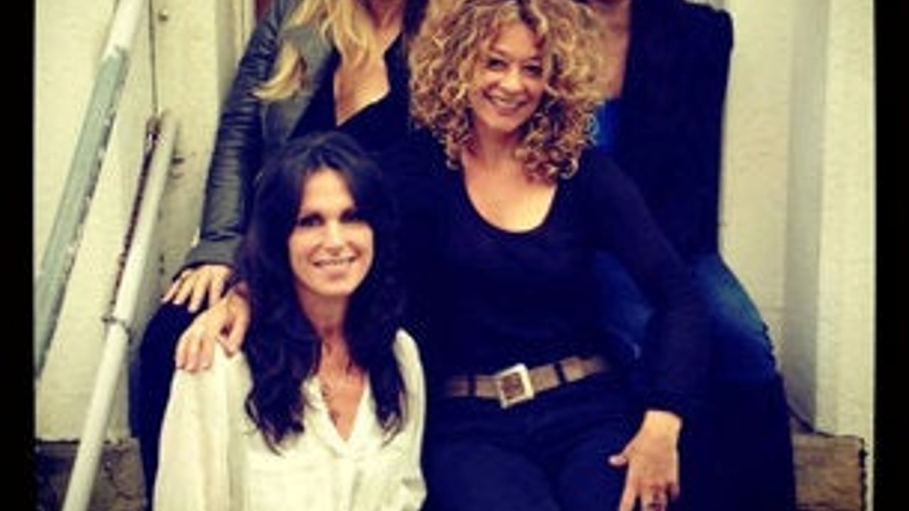 The Chantoozies