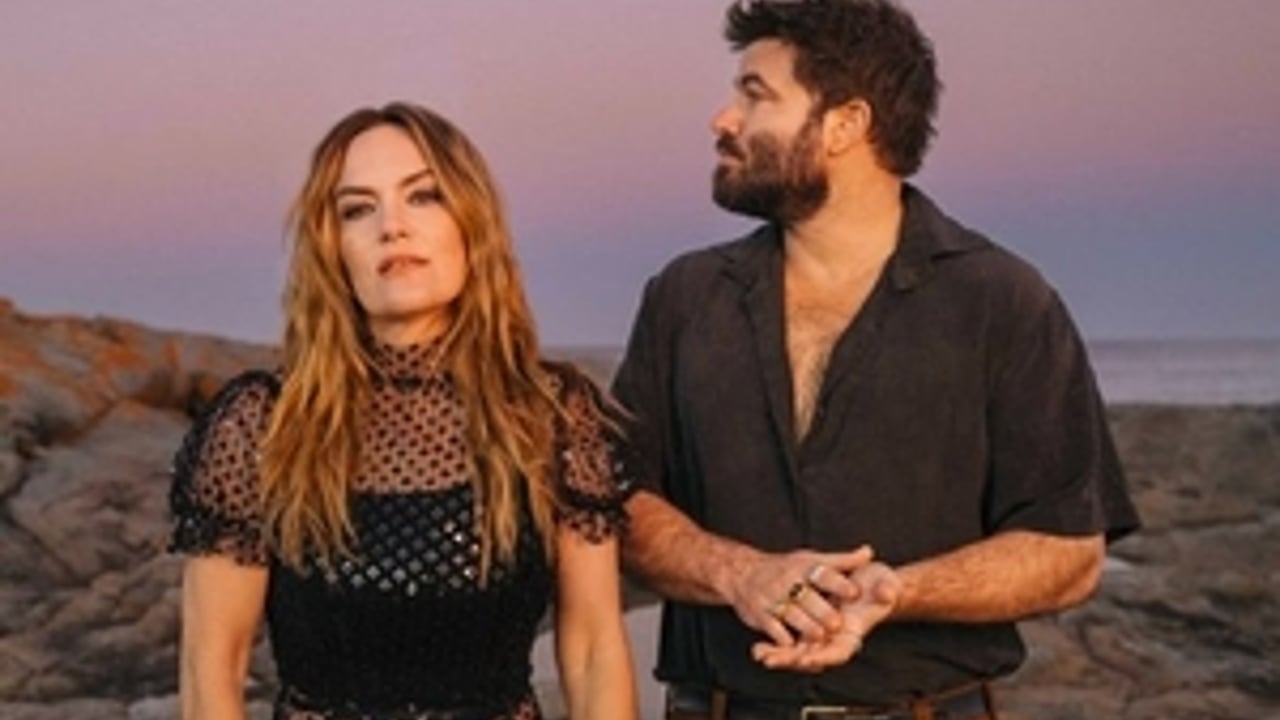Angus and Julia Stone