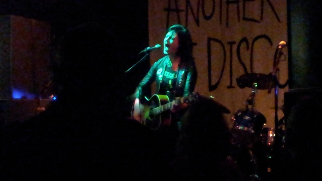 Louise Distras