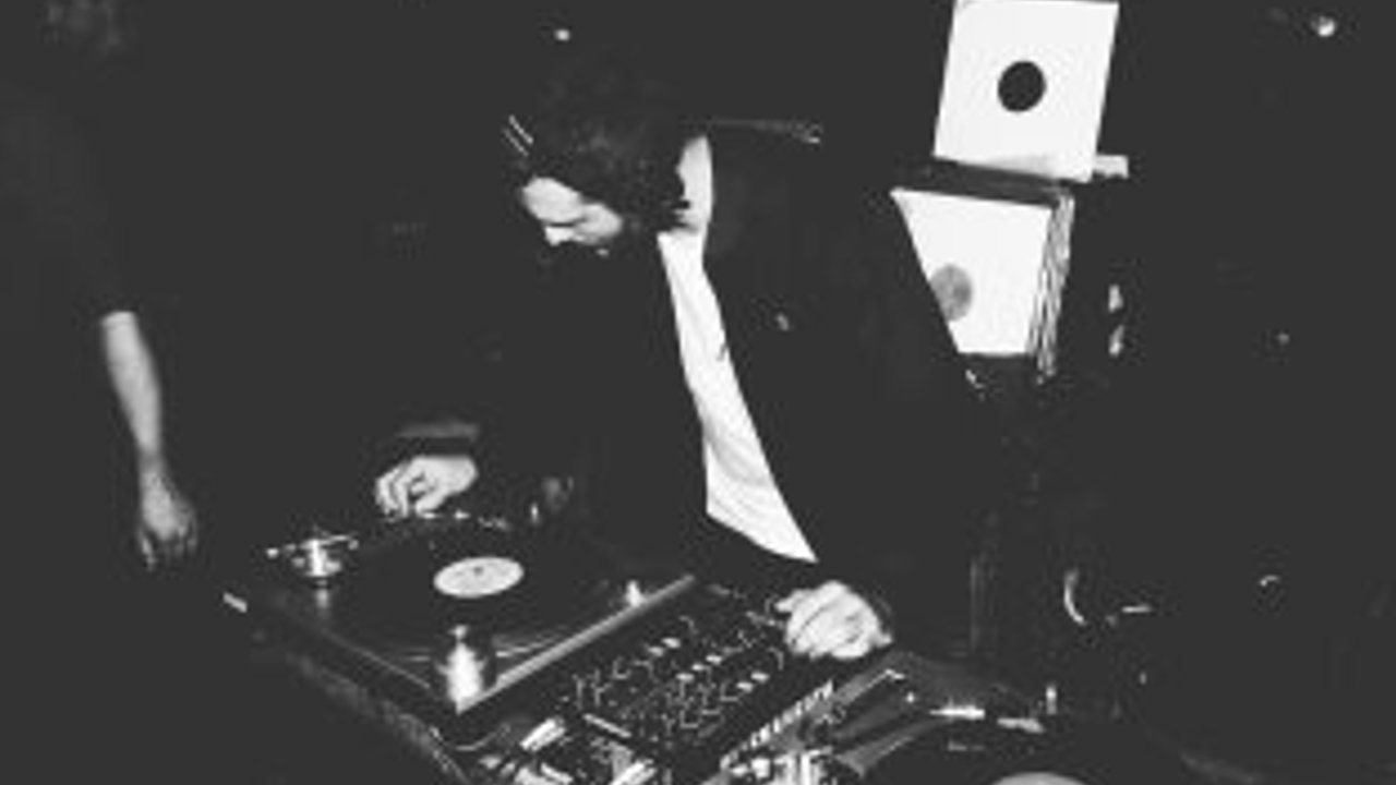 DJ GUS