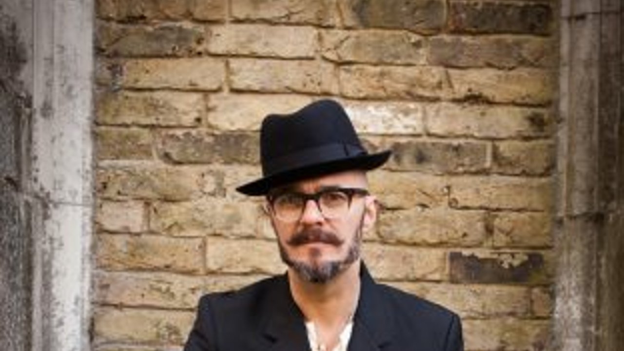 Justin Robertson