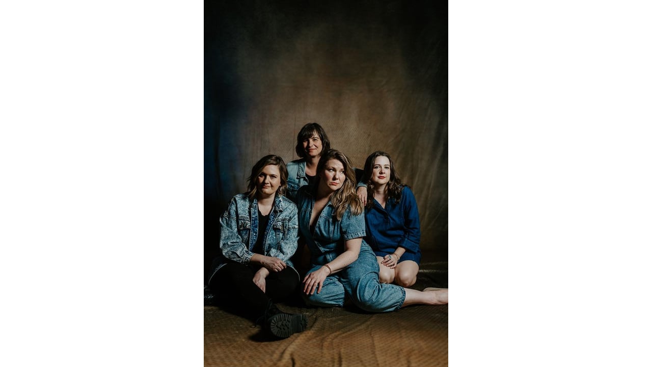 Della Mae