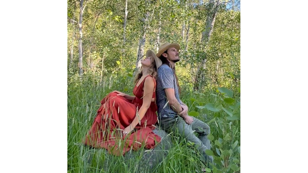 Andy Babb & Lara Elle Music
