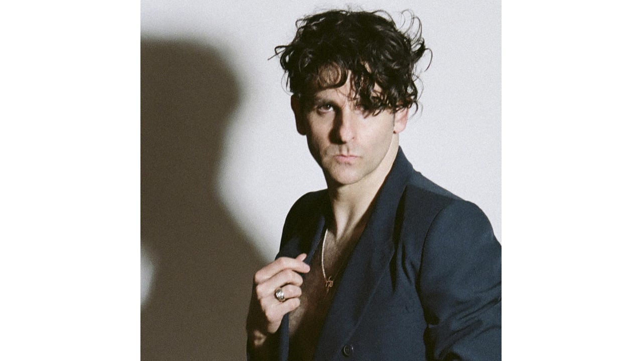 Low Cut Connie