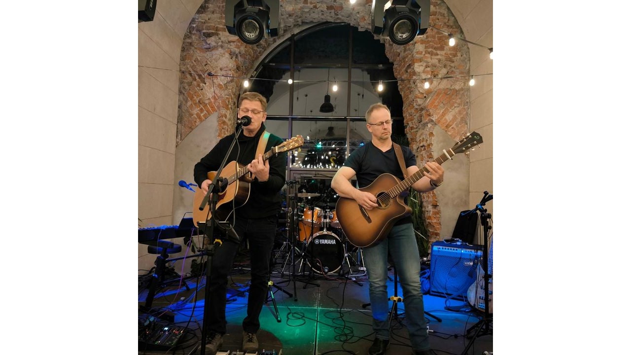 Czarny / Mikulski