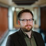 Helga M. Novak og íslenska bókmenntasenan: Úr greipum Austur-Þýskalands yfir á Mokka