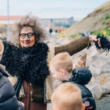 Skessan og Fjóla tröllastelpa bjóða í lummur