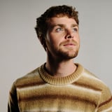  Alex Warren: Finding Family on the Road