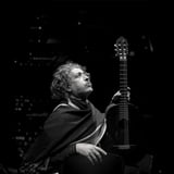 Silvio Rodríguez en la voz y guitarra de Manuel García