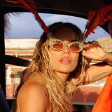 KAROL G - VIAJANDO POR EL MUNDO TROPITOUR