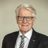 Séra Pálmi Matthíasson þjónar í kvöldmessu í Bústaðakirkju