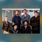 Riverbank spiller opp til fest