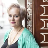 Ísabella Leifsdóttir syngur