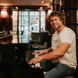 Thomas Bergersen | Premium Seats