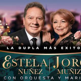 Estela Nuñez y Jorge Muñiz celebrando a Mamá