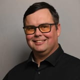 Bjarni Atlason syngur í kvöldmessu í Bústaðakirkju