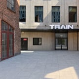 Åbent hus med gratis koncerter med Grobund + DAYYANI / TRAIN