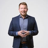 Sóli Hólm í Bleikum október í Bústaðakirkju