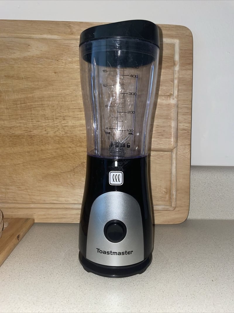 Toastmaster Personal Mini Blender Drink Through Lid 15oz, 56 OFF